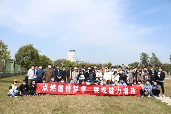 四月春暖花開，集體出來嗨~